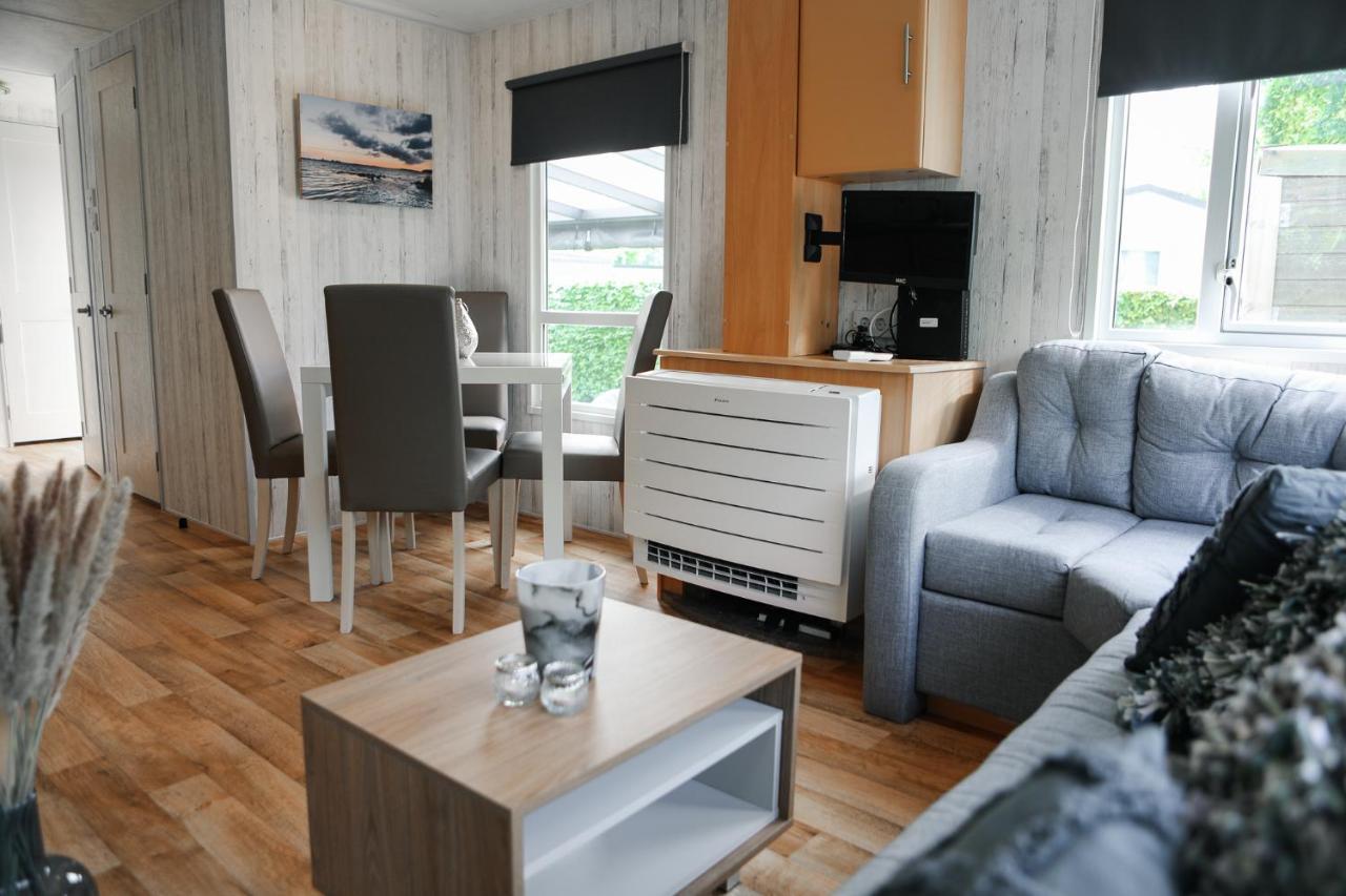 Chalet Op 5* Camping De Paardekreek Kortgene Exterior photo