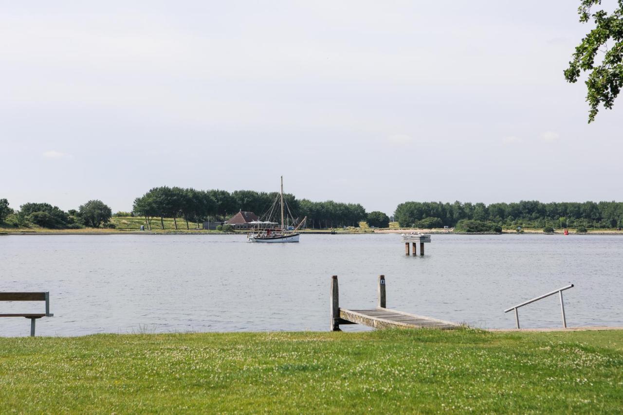Chalet Op 5* Camping De Paardekreek Kortgene Exterior photo
